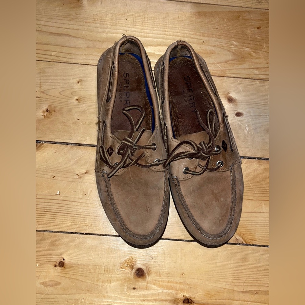 Sperry - Picture 2 of 2